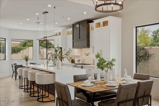 9034 E HELM Drive, Scottsdale, AZ 85260