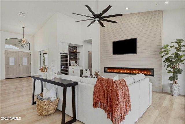 9034 E HELM Drive, Scottsdale, AZ 85260