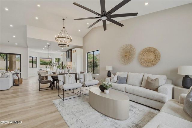 9034 E HELM Drive, Scottsdale, AZ 85260