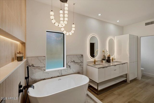 9034 E HELM Drive, Scottsdale, AZ 85260