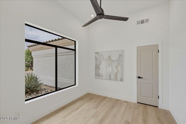 9034 E HELM Drive, Scottsdale, AZ 85260