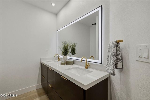 9034 E HELM Drive, Scottsdale, AZ 85260