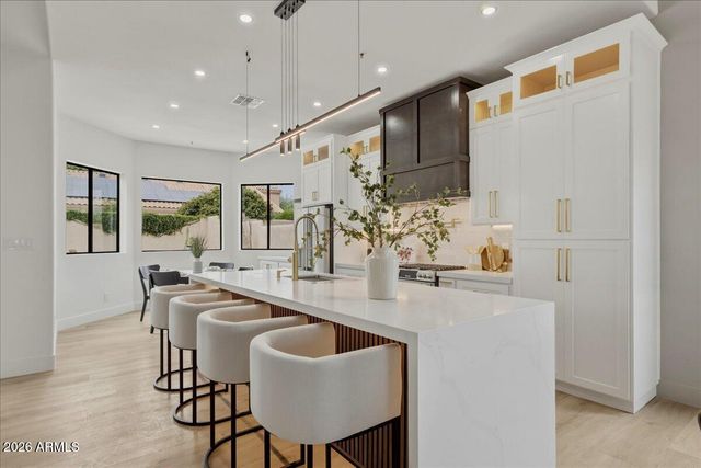 9034 E HELM Drive, Scottsdale, AZ 85260