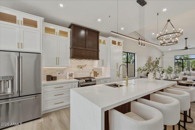 9034 E HELM Drive, Scottsdale, AZ 85260