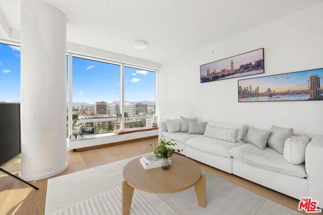 877 Francisco Street 1811, Los Angeles, CA 90017