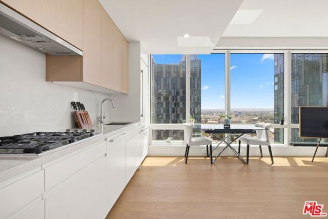 877 Francisco Street 1811, Los Angeles, CA 90017