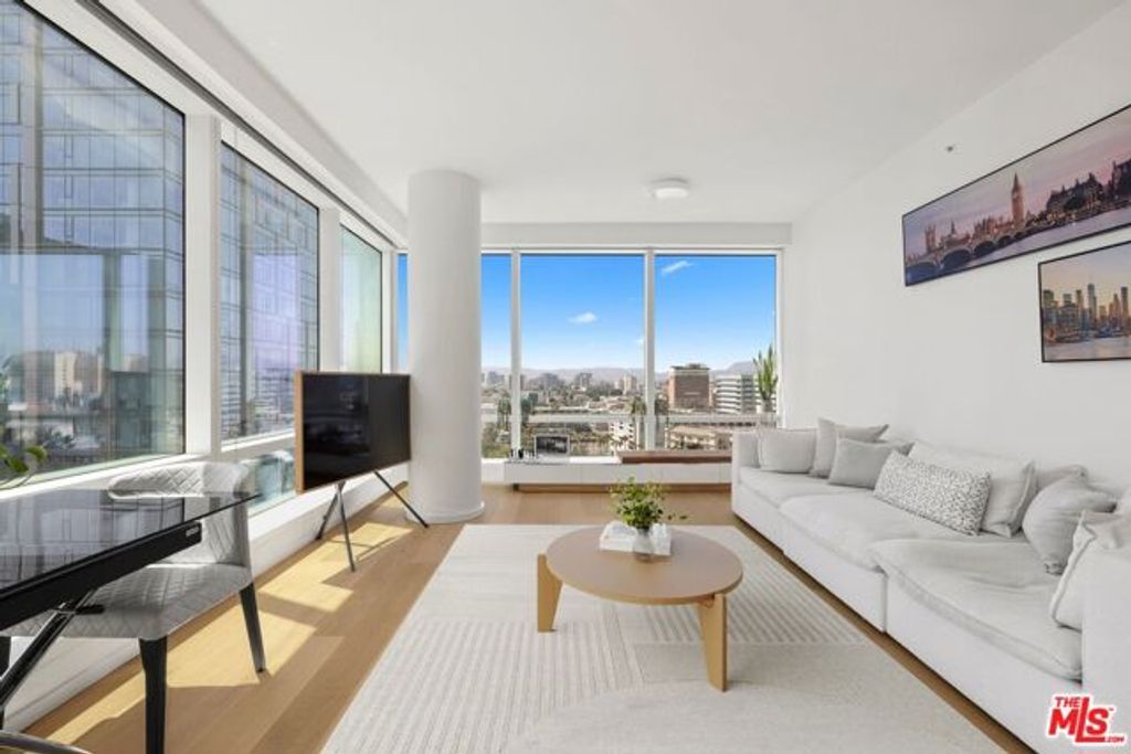 877 Francisco Street 1811, Los Angeles, CA 90017