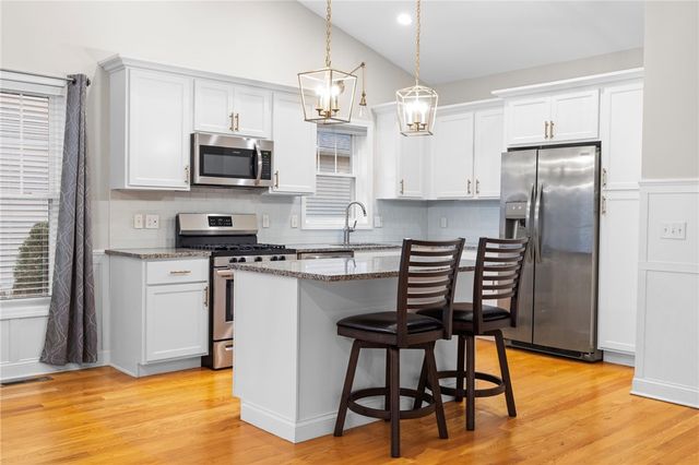 5 W Glen Lane, West Warwick, RI 02893