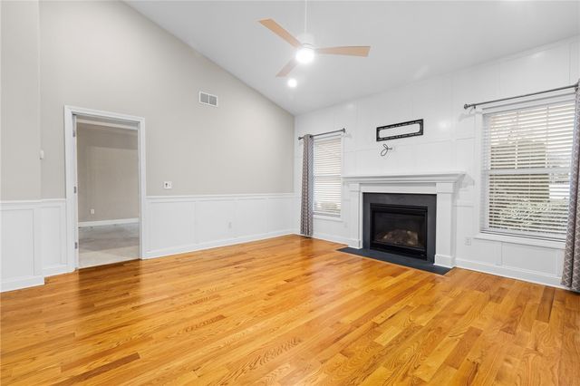 5 W Glen Lane, West Warwick, RI 02893