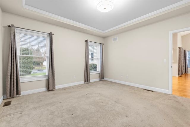 5 W Glen Lane, West Warwick, RI 02893