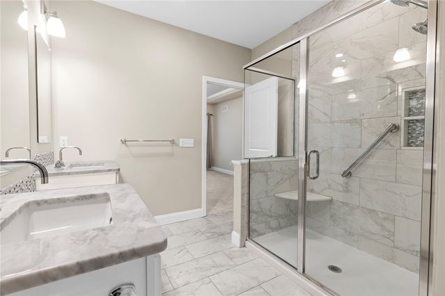 5 W Glen Lane, West Warwick, RI 02893