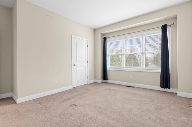 5 W Glen Lane, West Warwick, RI 02893