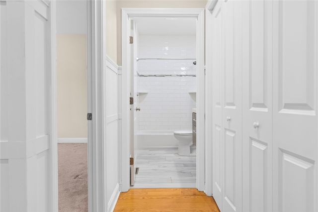 5 W Glen Lane, West Warwick, RI 02893