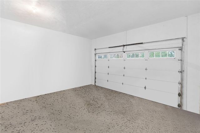 5 W Glen Lane, West Warwick, RI 02893