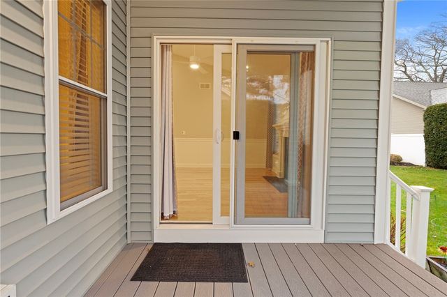 5 W Glen Lane, West Warwick, RI 02893