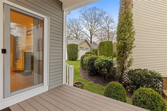 5 W Glen Lane, West Warwick, RI 02893