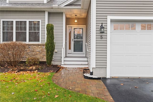 5 W Glen Lane, West Warwick, RI 02893