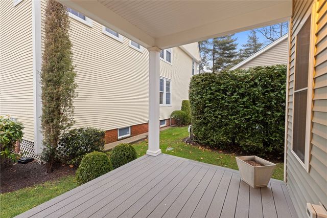 5 W Glen Lane, West Warwick, RI 02893