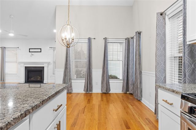 5 W Glen Lane, West Warwick, RI 02893