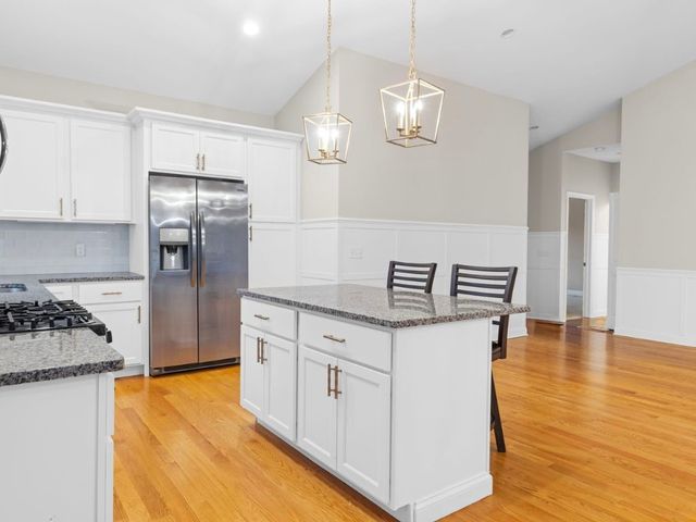 5 W Glen Lane, West Warwick, RI 02893