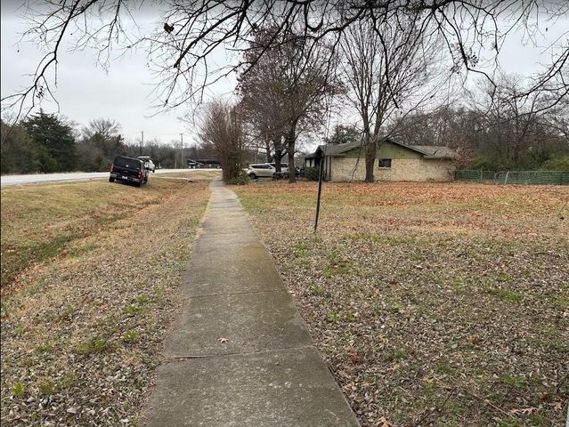 1118 N Lancaster Hutchins Road, Lancaster, TX 75146