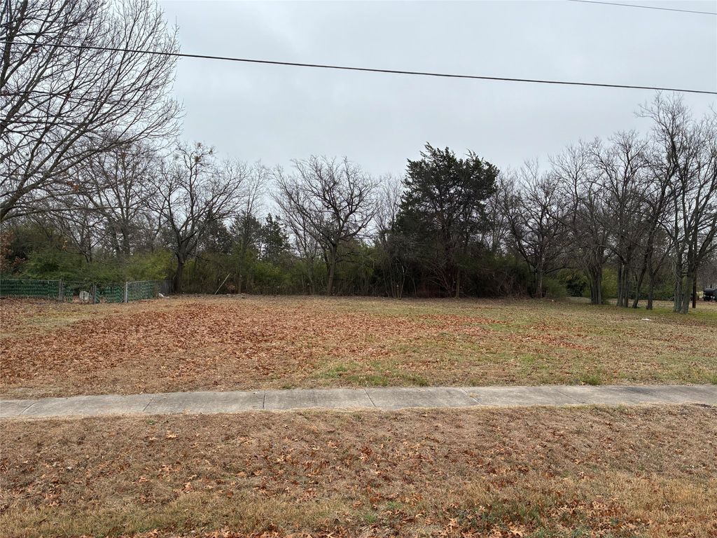 1118 N Lancaster Hutchins Road, Lancaster, TX 75146