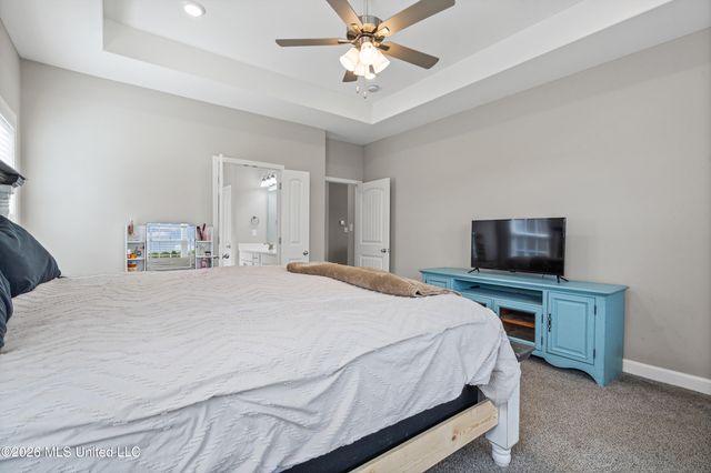 9073 S Lakeside Circle, Walls, MS 38680