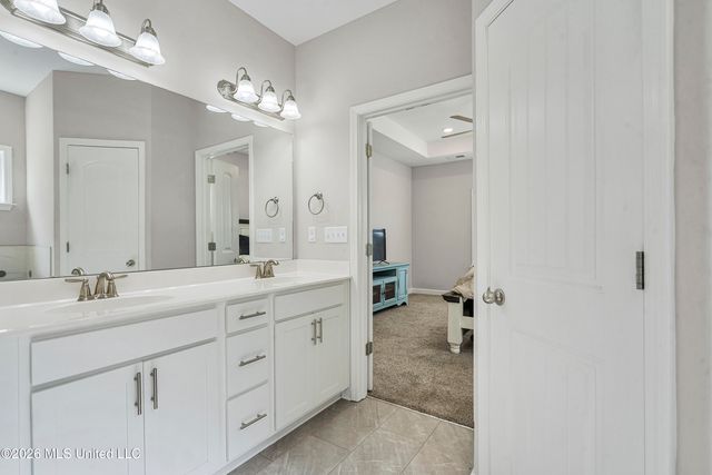 9073 S Lakeside Circle, Walls, MS 38680