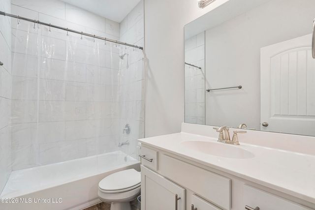 9073 S Lakeside Circle, Walls, MS 38680