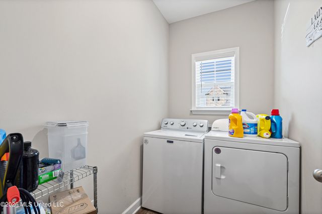 9073 S Lakeside Circle, Walls, MS 38680