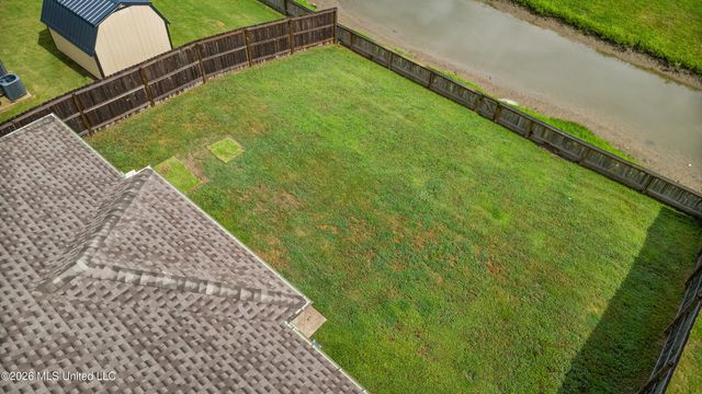9073 S Lakeside Circle, Walls, MS 38680