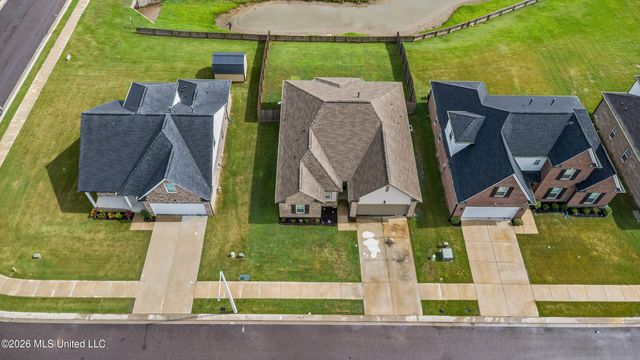 9073 S Lakeside Circle, Walls, MS 38680