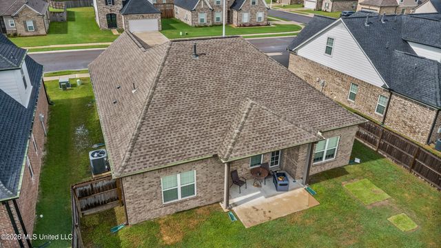 9073 S Lakeside Circle, Walls, MS 38680