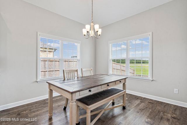 9073 S Lakeside Circle, Walls, MS 38680