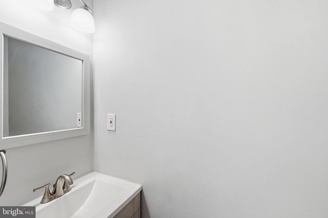 1102 BARNABY TER SE, Washington, DC 20032