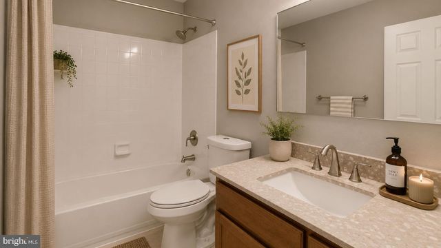 1102 BARNABY TER SE, Washington, DC 20032