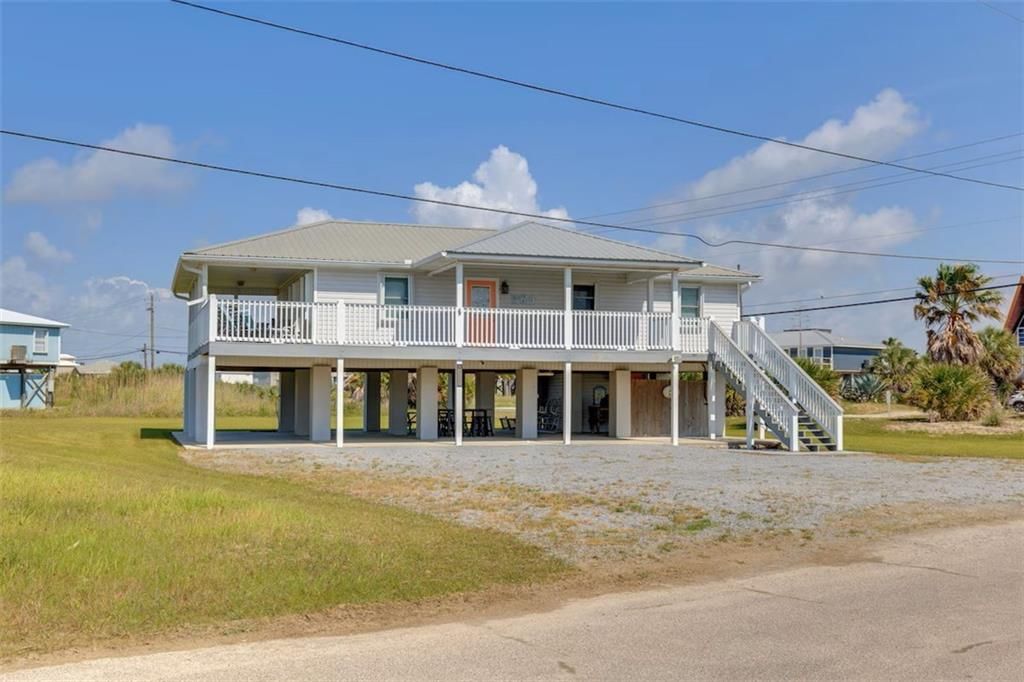 111 Ponce De Leon Court, Dauphin Island, AL 36528