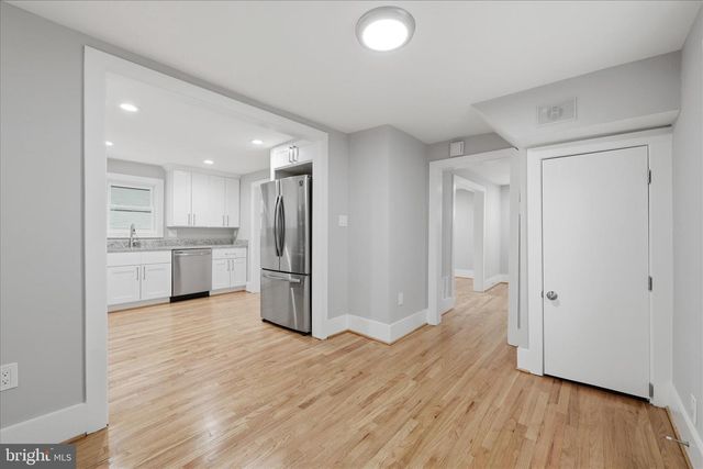13 E LEICESTER ST, Winchester, VA 22601