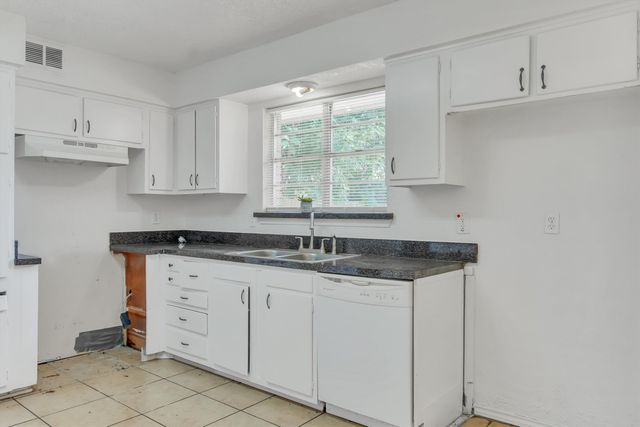 2007 E PARK ROW Drive, Arlington, TX 76010