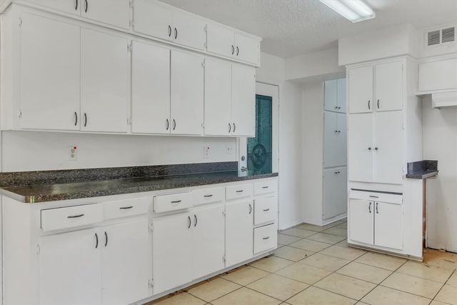 2007 E PARK ROW Drive, Arlington, TX 76010