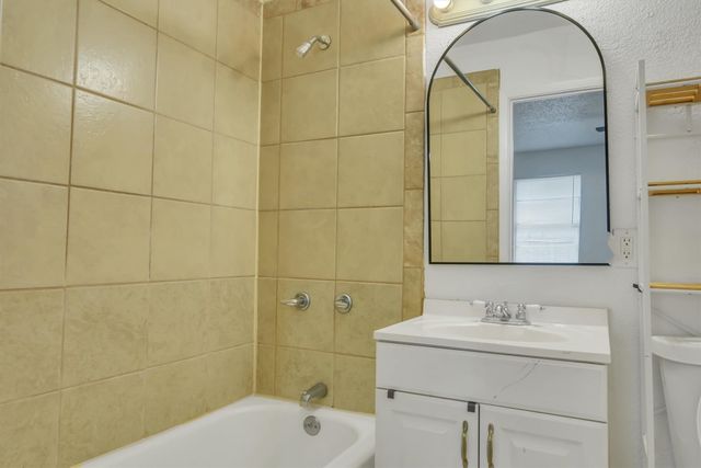2007 E PARK ROW Drive, Arlington, TX 76010