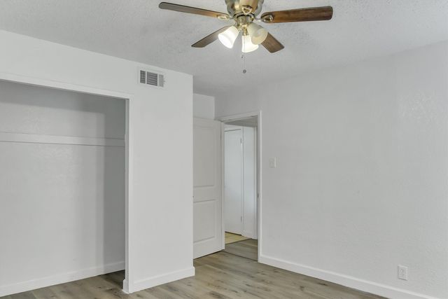 2007 E PARK ROW Drive, Arlington, TX 76010