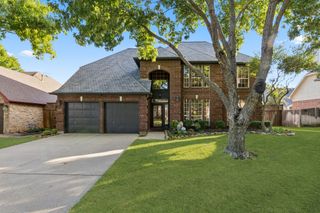 1917 Waterford Drive, Grapevine, TX 76051