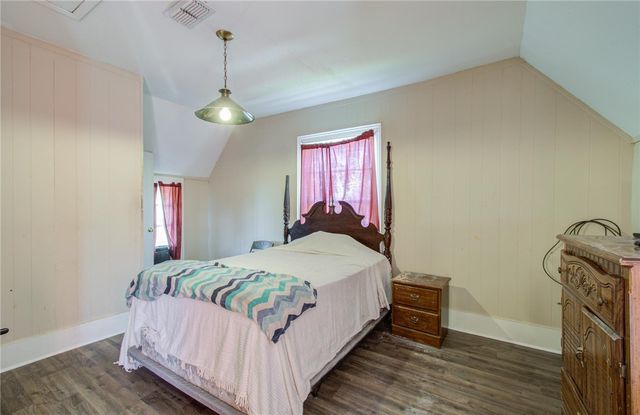 404 West Jefferson Street, Brenham, TX 77833