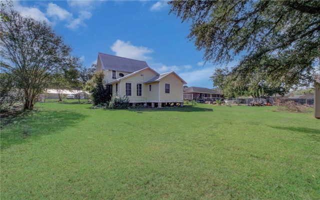 404 West Jefferson Street, Brenham, TX 77833