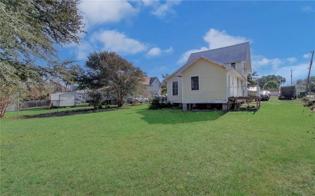 404 West Jefferson Street, Brenham, TX 77833