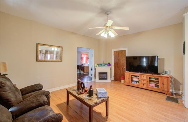 404 West Jefferson Street, Brenham, TX 77833
