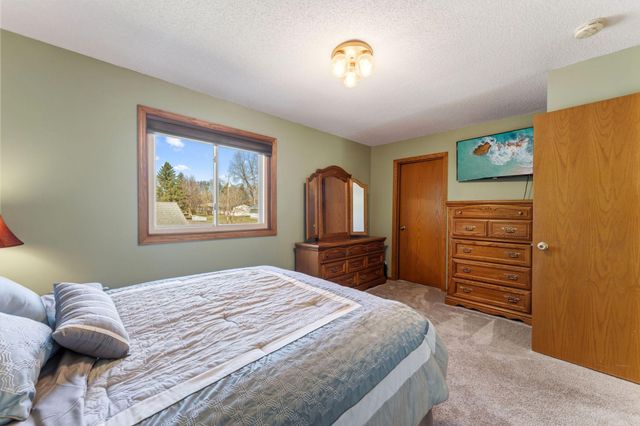 135 Old County Road C E, Little Canada, MN 55117