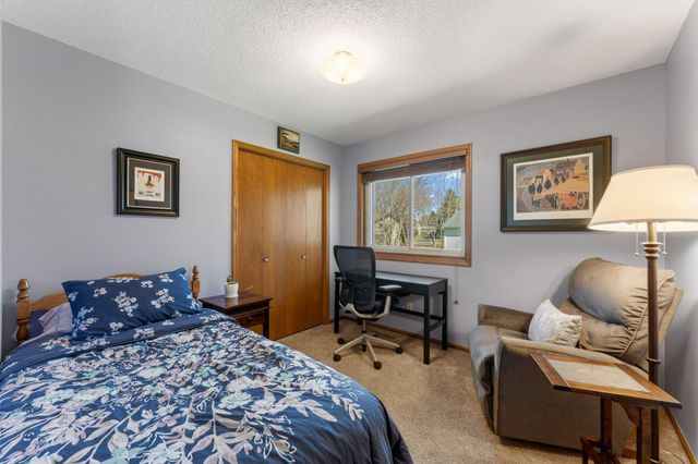 135 Old County Road C E, Little Canada, MN 55117