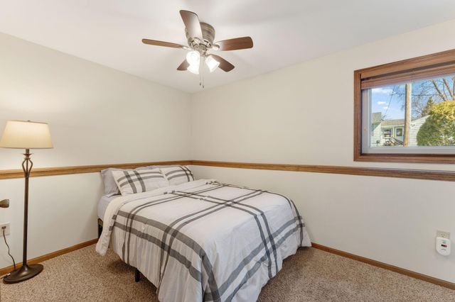 135 Old County Road C E, Little Canada, MN 55117